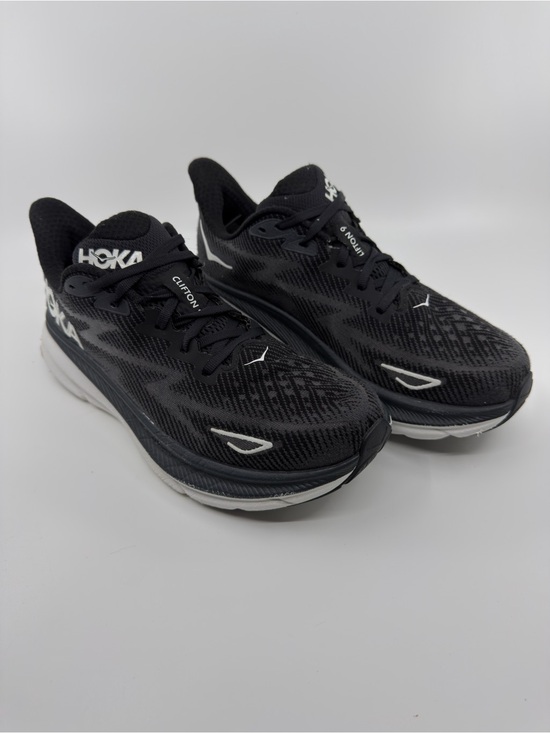 Hoka Shoes - Hoka Women’s Clifton 9 Color Black/White SZ 9